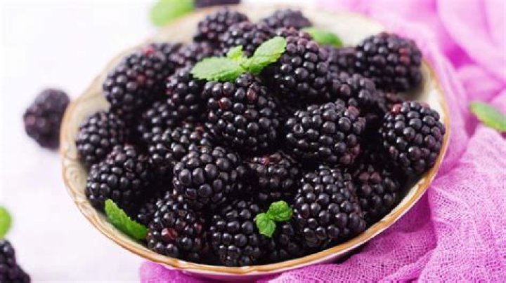 Question: How Many Cups Of Blackberries In A Pound